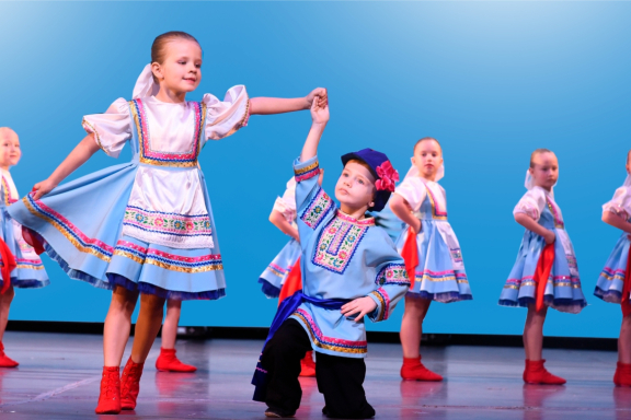 "&ZHcy;&icy;&vcy;&icy;&excl; &CHcy;&ucy;&vcy;&scy;&tcy;&vcy;&ucy;&jcy;&excl;&Tcy;&acy;&ncy;&tscy;&ucy;&jcy;&excl;"