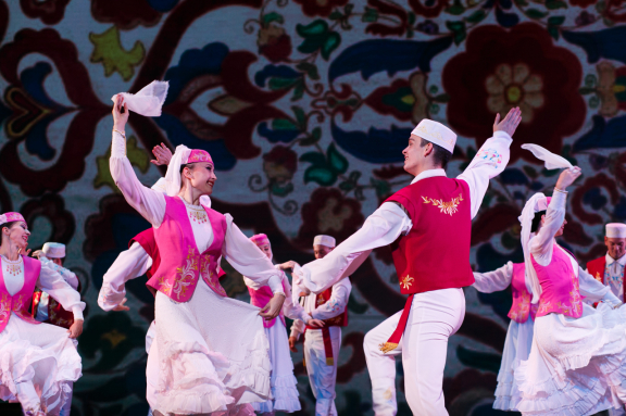 Концертная программа ансамбля «Алтай» «Под небом Алтая»